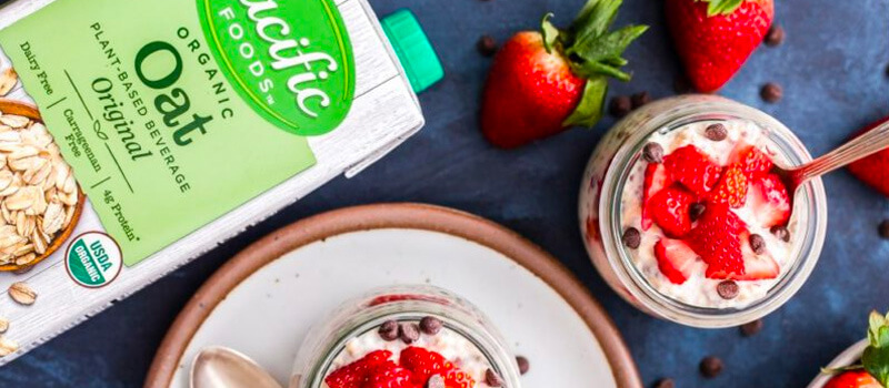 Strawberry Chocolate Chip Overnight Oats